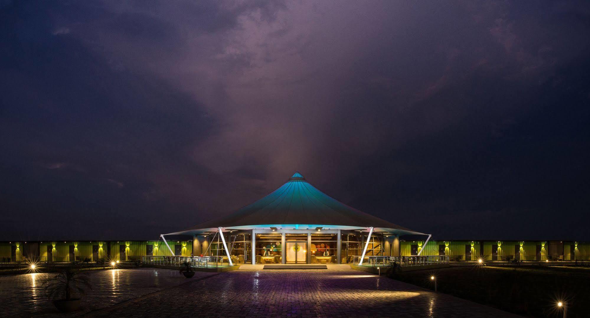 บีทเทิ้ล สมาร์ทโฮเต็ล Hotel Mundra ภายนอก รูปภาพ